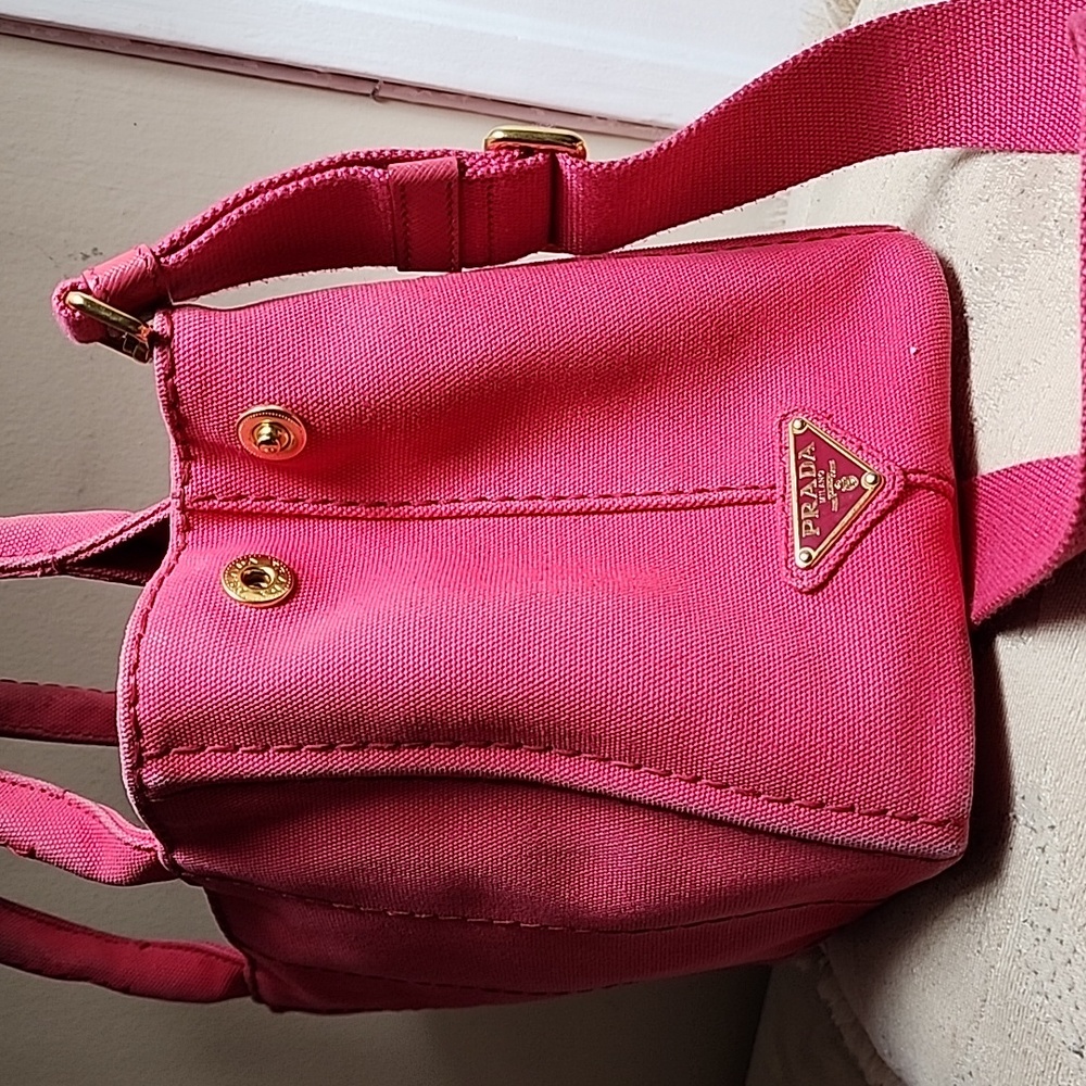 Prada canapa - Picture 2 of 16